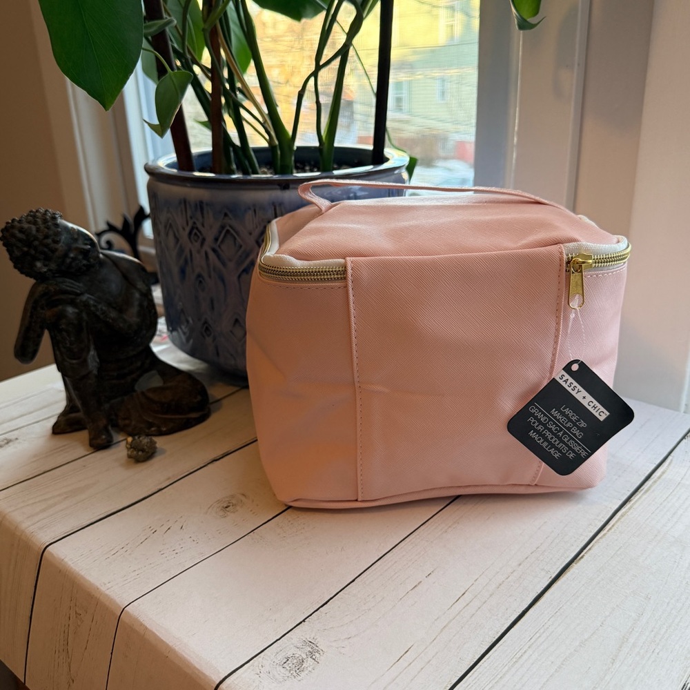 Compact Pink Cosmetic Travel Bag - Picture 2 of 8